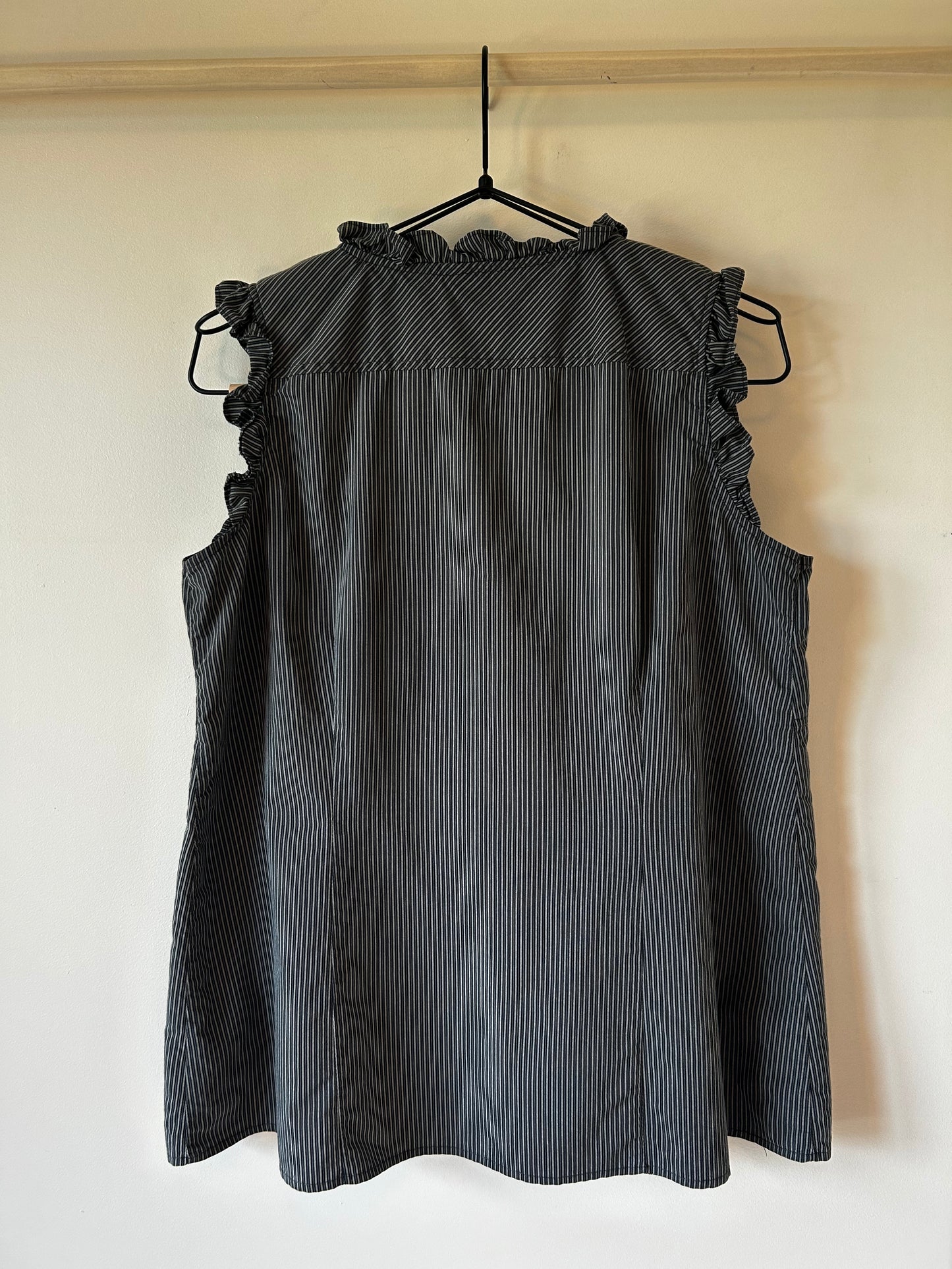 Denver Hayes Sleeveless Blouse (XL)