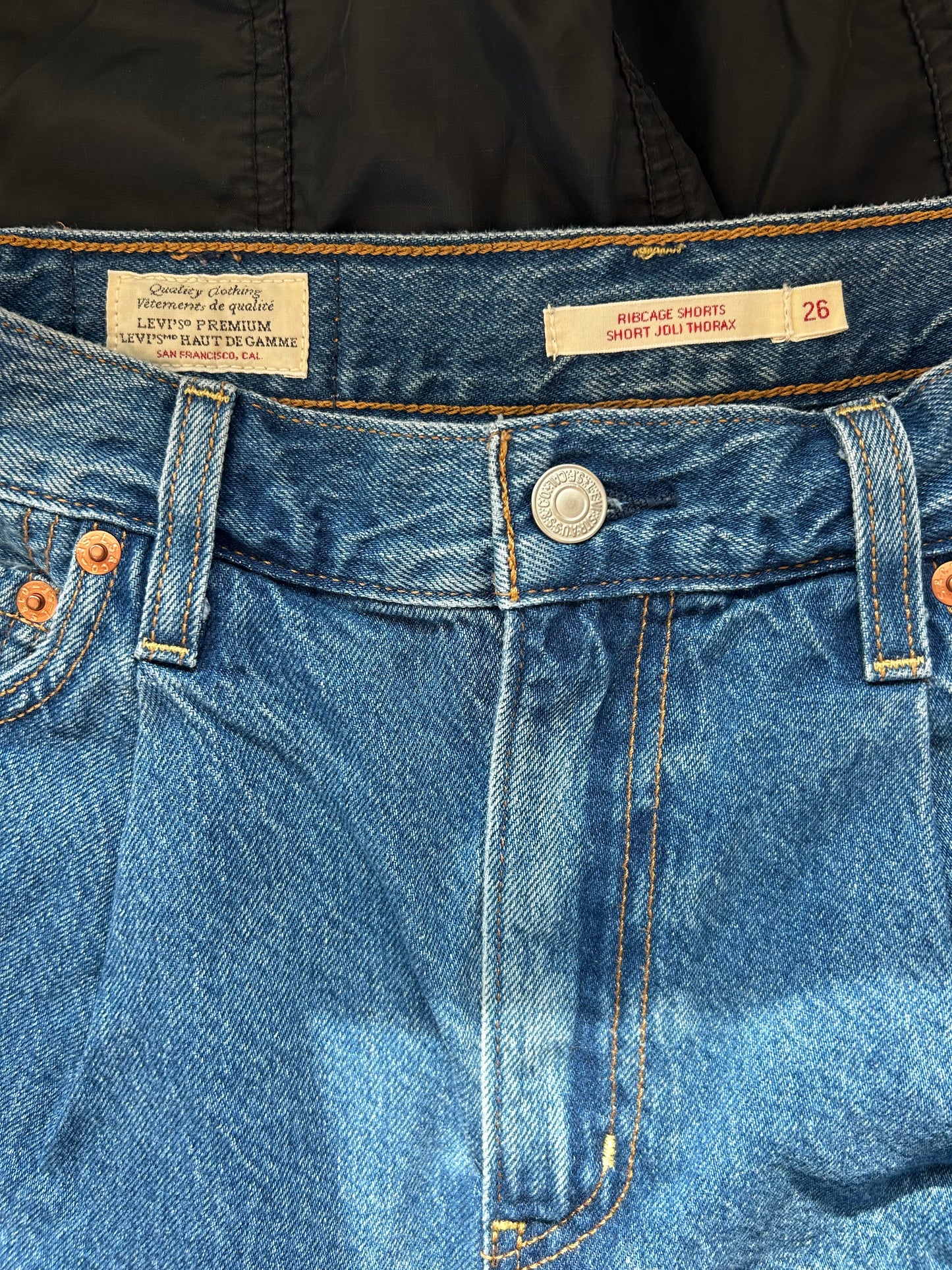 Levi's Denim Ribcage Shorts (26)