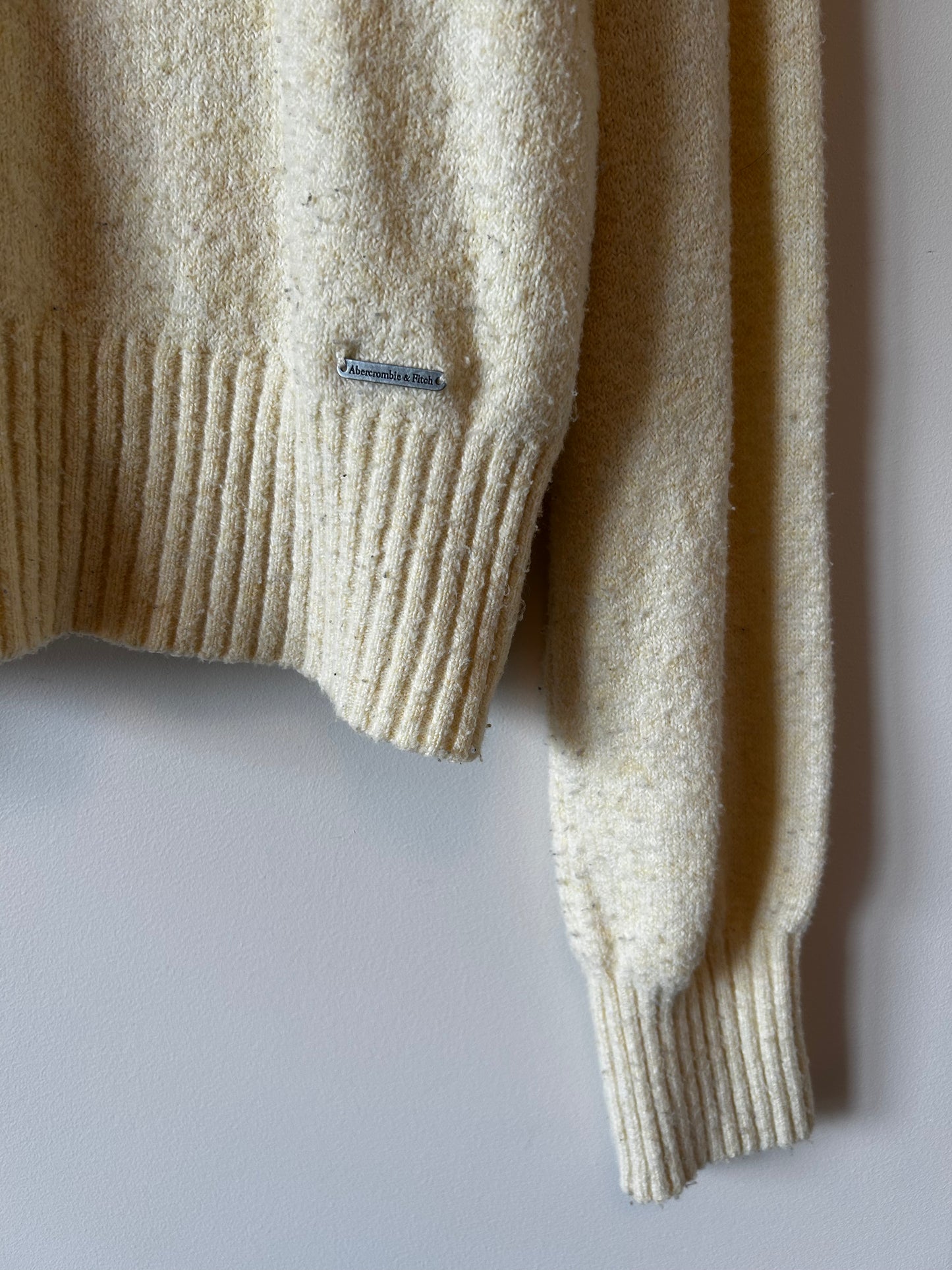Abercrombie & Fitch Cropped Sweater (M)