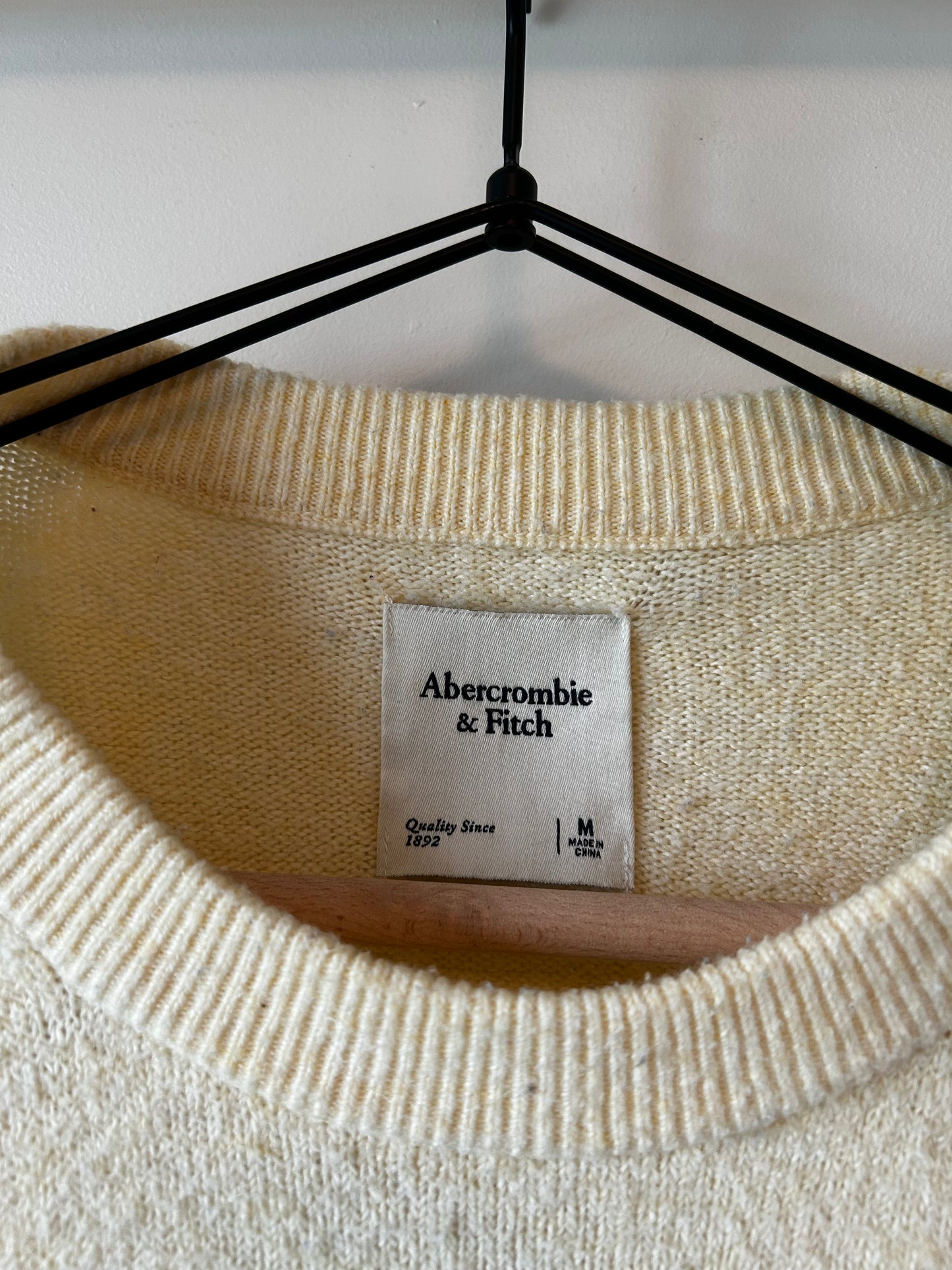 Abercrombie & Fitch Cropped Sweater (M)