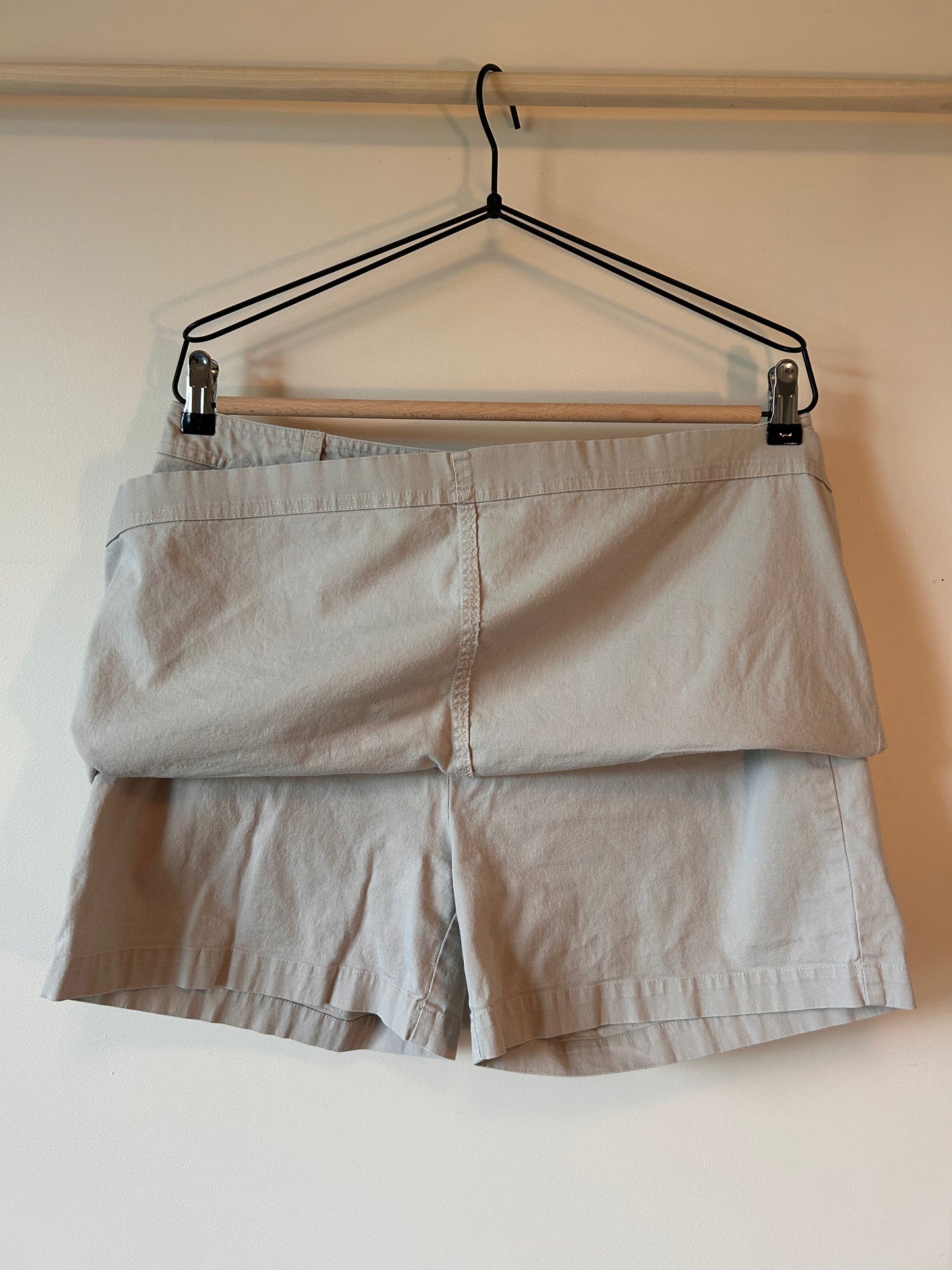 Christopher & Banks Khaki Skort (12)