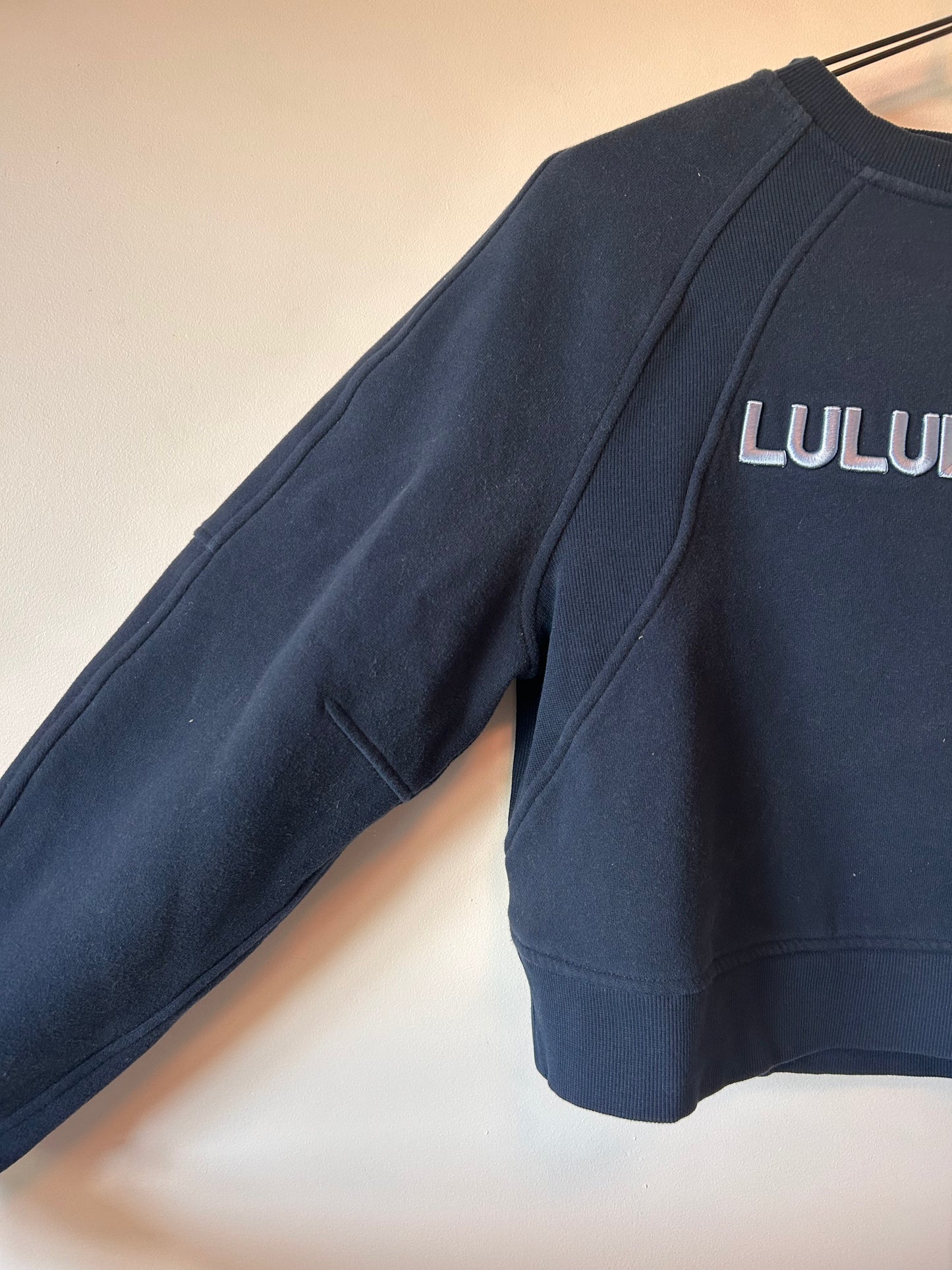 Lululemon Cropped Sweatshirt (M)