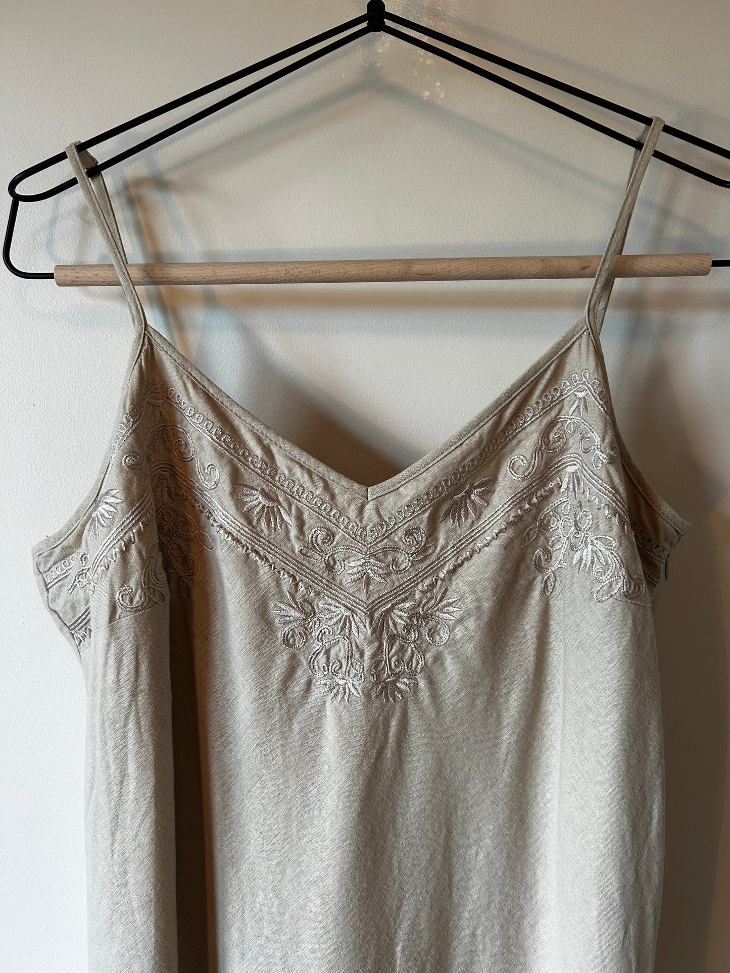 La Redoute Embroidered Midi Dress (16)